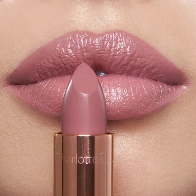 Charlotte Tilbury Matte Revolution K.I.S.S.I.N.G Lipstick Shade: PILLOW TALK FAIR - The Powder Room