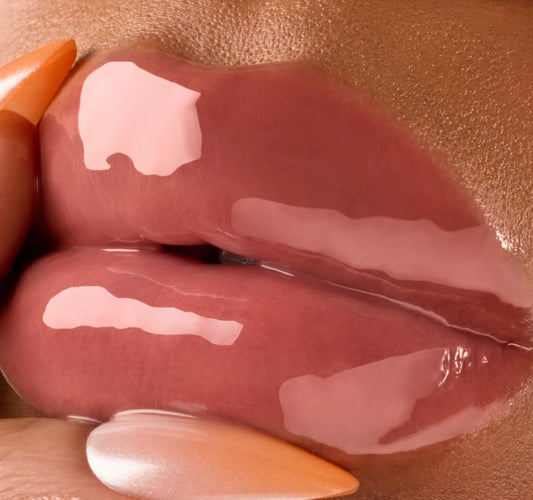 Gisou Honey Infused Lip Oil Bee-llini Peach hydrating glossy lip oil swatch