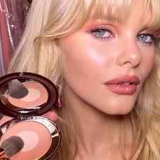 Charlotte Tilbury - Chic to Cheek Blush - Shade: Pillow Talk - The Powder Room