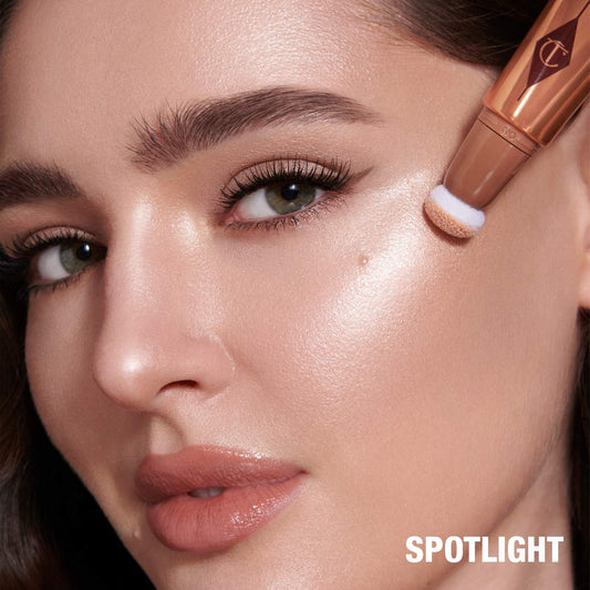 Charlotte Tilbury Beauty Light Highlighter Wand Spotlight