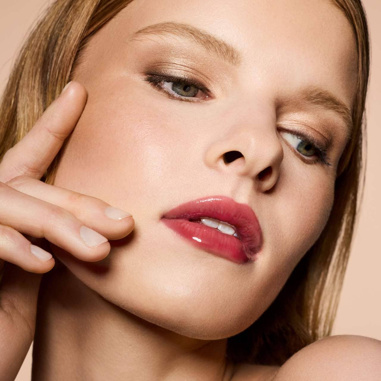 Fenty Beauty by Rihanna Gloss Bomb Heat Universal Lip Luminizer + Plumper – Hot Cherry