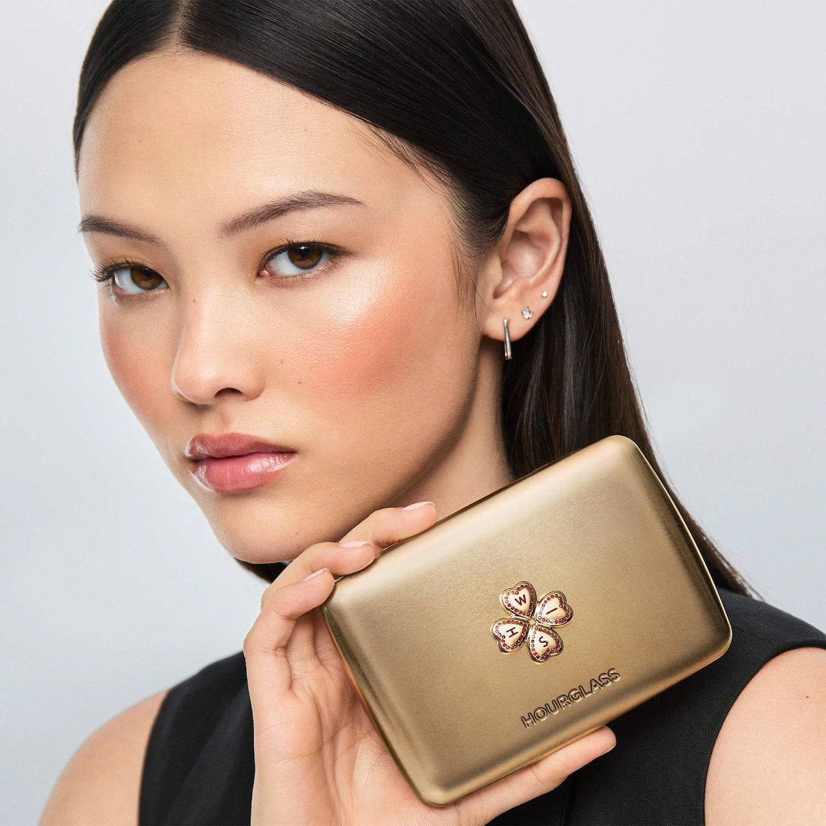 Hourglass Ambient Lighting Edit Unlocked Palette in Wish luxury powder palette in Pakistan