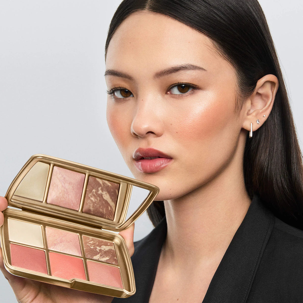 Hourglass Ambient Lighting Edit Unlocked Palette in Wish luxury powder palette in Pakistan